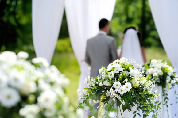 Acheter des décorations de bancs d'église pour mariage à Annecy