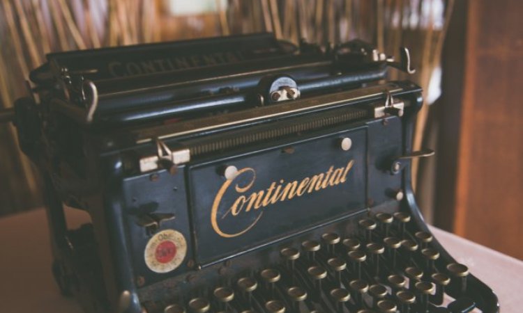 Machine à écrire vintage one day deco